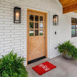 Hallmark – Holiday Doormat, Outdoor Coir Doormat for Christmas (House Multi, 18″ x 30″)(Ho Ho Ho Red)