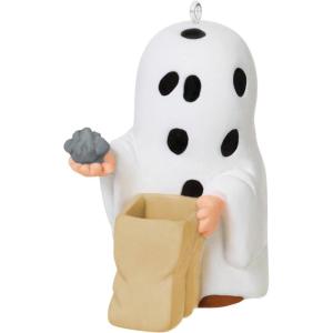 Hallmark Keepsake 1″ Mini Christmas Ornament 2025, Peanuts Winter Fun with Snoopy, Gifts for Peanuts Fans(Charlie Brown Halloween)