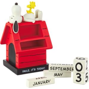 Hallmark Peanuts Magnetic Perpetual Calendar (Charlie Brown and Lucy) Gift for Boss, Grads, Fans(Peanuts Smile)